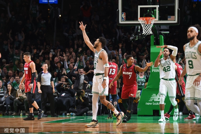  塔图姆全面发挥主宰攻防，凯尔特人轻取热火稳固前四席位