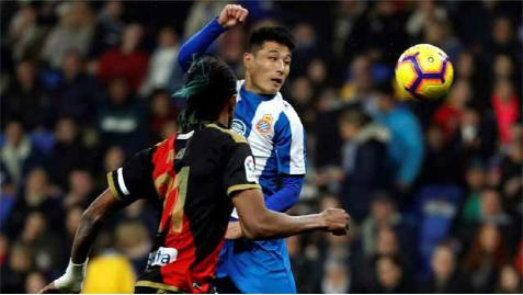  奥格斯堡边后卫插上积极，助攻双响成胜负手  