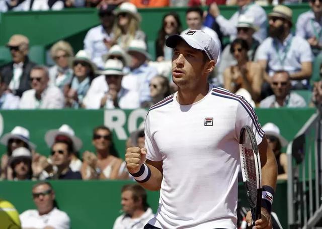  弗赖堡黑马成色十足，力克传统豪门跻身联赛前列